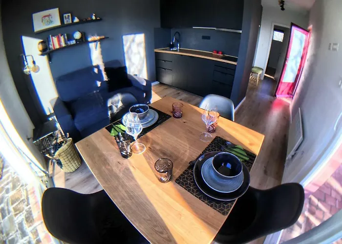 Apartma ドブロボ